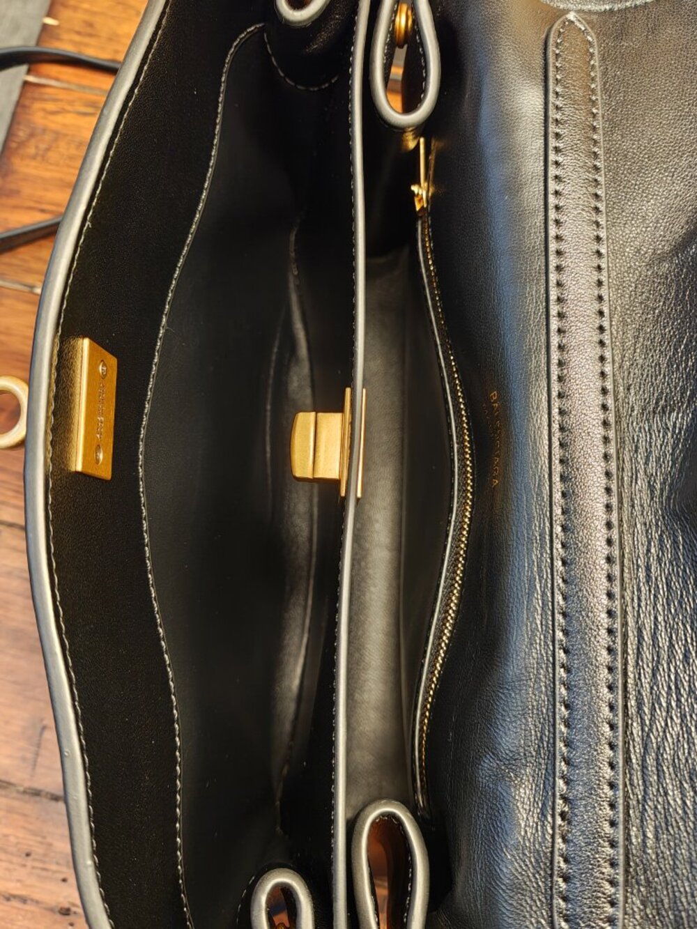 Balenciaga Women's Rodeo HandBag in Black,Smooth Calfskin Aged-Gold Hardware - Picture 6 of 16